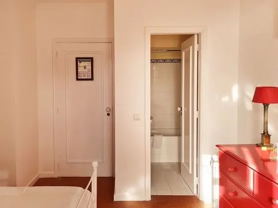 Standard Tek Büyük Yataklı Oda, Havuz Manzaralı