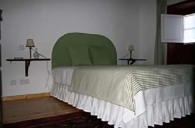 Traditional Tek Büyük veya İki Ayrı Yataklı Oda