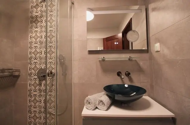 Exclusive Tek Büyük Yataklı Oda