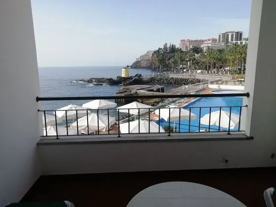 Junior Tek Büyük veya İki Ayrı Yataklı Oda