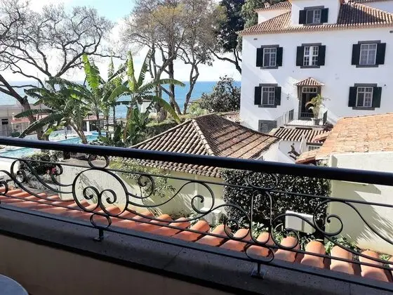 Superior Tek Büyük Yataklı Oda, Balkon, Kısmi Deniz Manzaralı