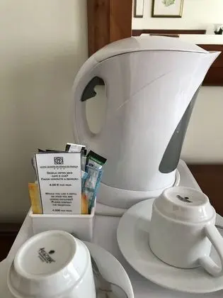 Superior Tek Büyük Yataklı Oda, Balkon, Kısmi Deniz Manzaralı