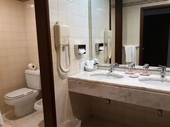 Superior Tek Büyük Yataklı Oda, Balkon, Kısmi Deniz Manzaralı