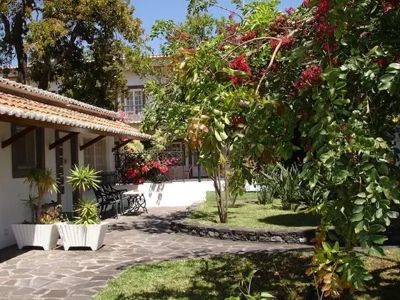 Tek Büyük Yataklı Oda, Teras, Bahçe Manzaralı
