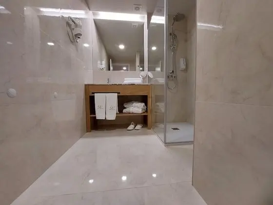 Comfort Tek Büyük Yataklı Oda, 1 Büyük (Queen) Boy Yatak, Teras, Bahçe Manzaralı