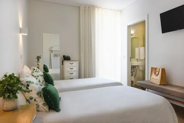 Tek Büyük veya İki Ayrı Yataklı Oda, Teras