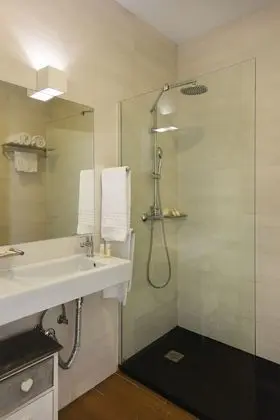 Tek Büyük veya İki Ayrı Yataklı Oda, Teras