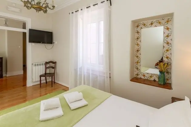 Tek Büyük veya İki Ayrı Yataklı Oda