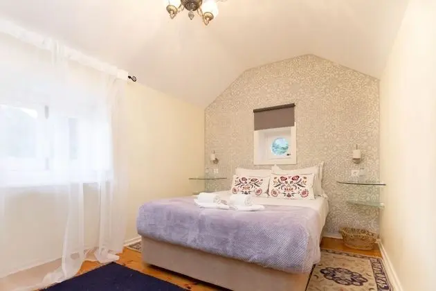 Tek Büyük veya İki Ayrı Yataklı Oda