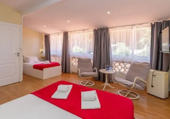 Tek Büyük veya İki Ayrı Yataklı Oda