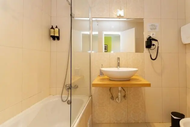 Tek Büyük veya İki Ayrı Yataklı Oda