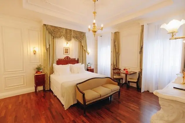 Royal Tek Büyük Yataklı Oda