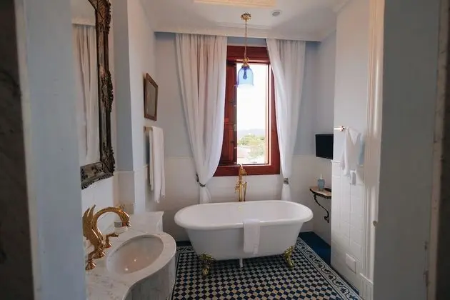 Royal Tek Büyük Yataklı Oda