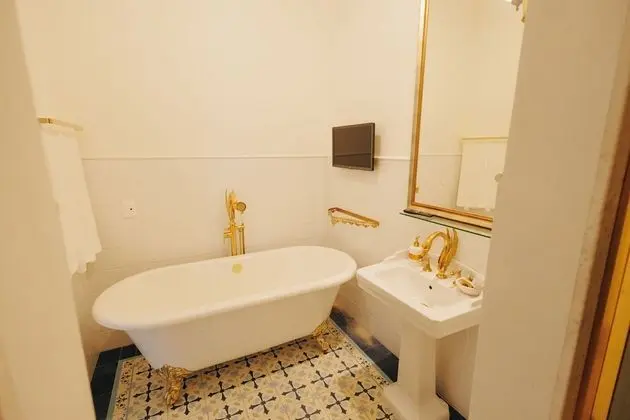 Royal Tek Büyük Yataklı Oda