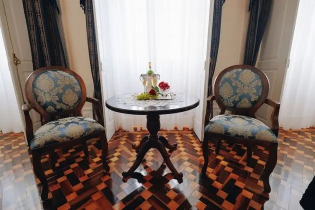 Royal Tek Büyük Yataklı Oda