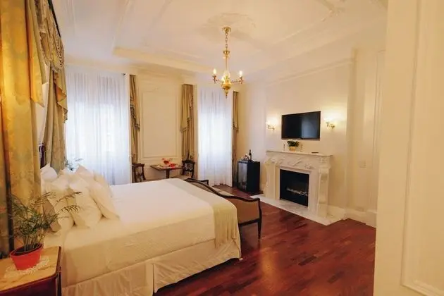 Royal Tek Büyük Yataklı Oda