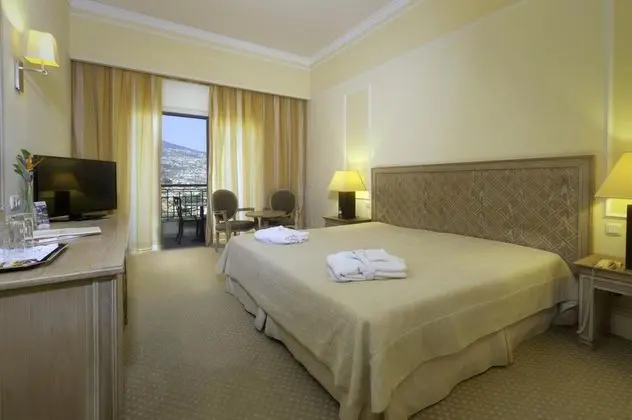 1 Çift Kişilik Veya 2 Tek Kişilik Yatak Garden View