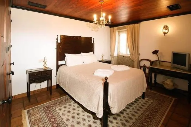 Traditional Tek Büyük Yataklı Oda