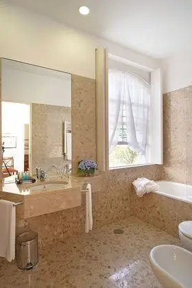 Tek Büyük Yataklı Oda