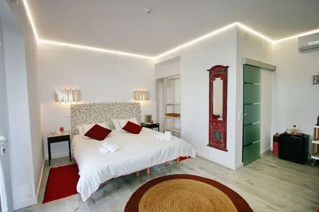 Poppy Premium Room