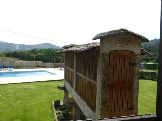 Traditional Tek Büyük Yataklı Oda