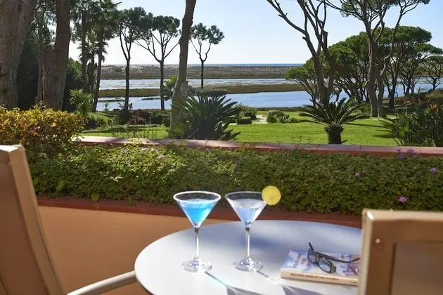 Tek Büyük veya İki Ayrı Yataklı Oda, Bahçe Manzaralı (Lagoon Side)