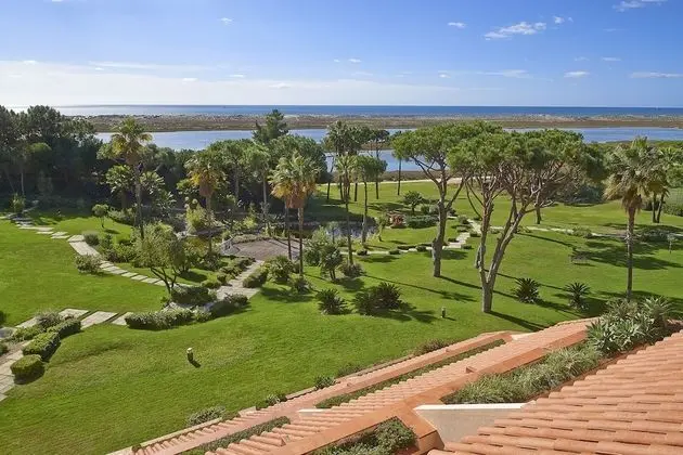 Tek Büyük veya İki Ayrı Yataklı Oda, Deniz Manzaralı (Lagoon Side)