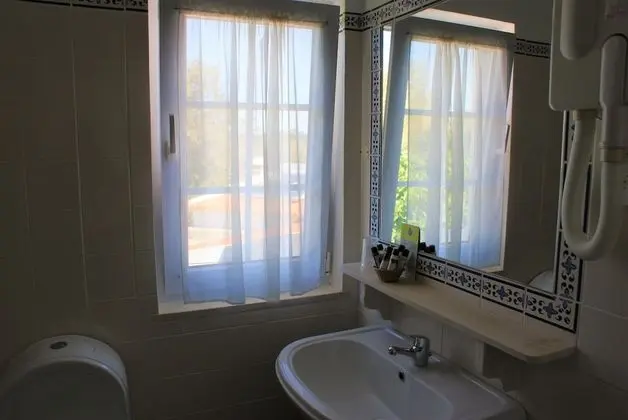 Basic Tek Büyük veya İki Ayrı Yataklı Oda, 1 Çift Kişilik veya 2 Tek Kişilik Yatak