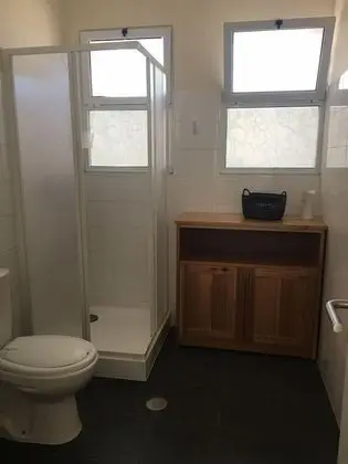Tek Büyük Yataklı Oda, Ortak Banyo (Sheep)
