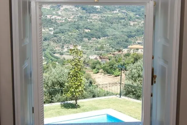 Tek Büyük Yataklı Oda, Havuz Manzaralı