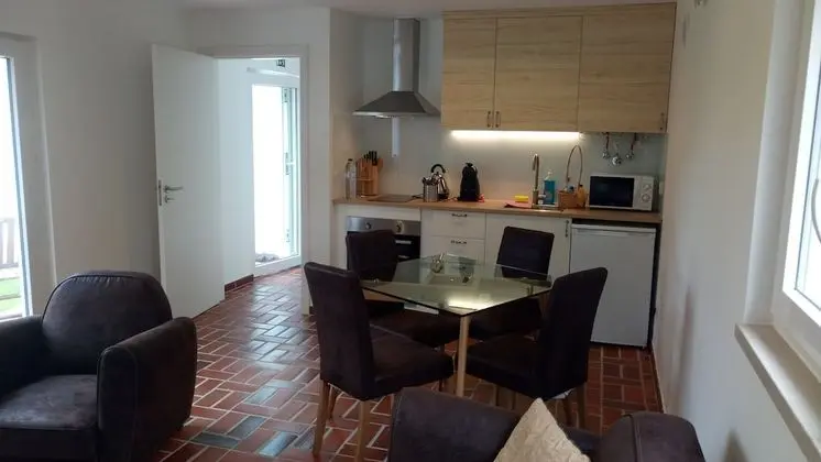 Apartment, 2 bedrooms, terrace, private garden