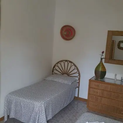 Üç Kişilik Oda, Balkon, Bahçe Manzaralı