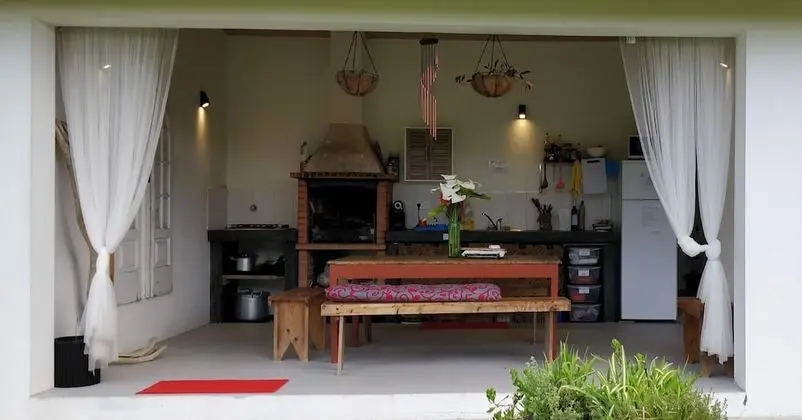 Traditional Süit, Havuz Manzaralı