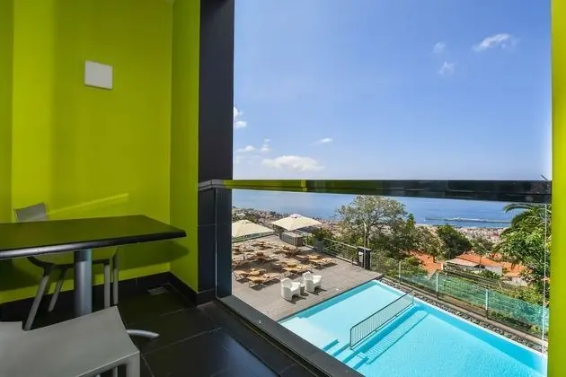 Superior Tek Büyük veya İki Ayrı Yataklı Oda, Balkon, Deniz Manzaralı