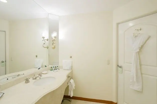 Master Suite King