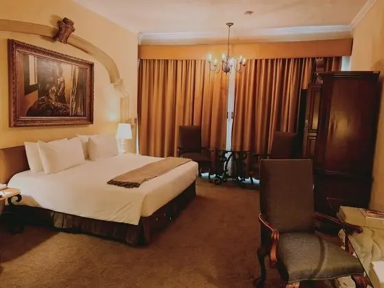 Master Suite King