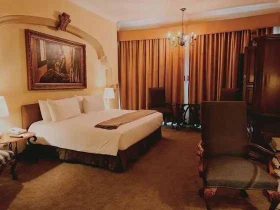 Master Suite King
