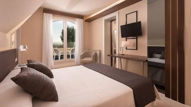 Deluxe Tek Büyük Yataklı Oda, 1 Büyük (Queen) Boy Yatak