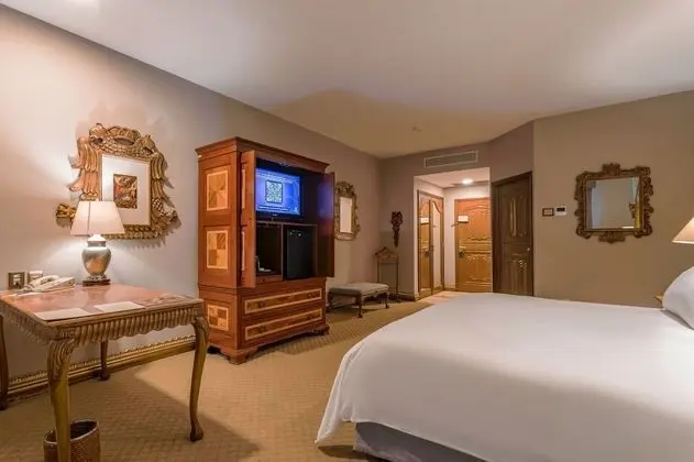 Master Suite King