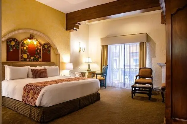 Master Suite King