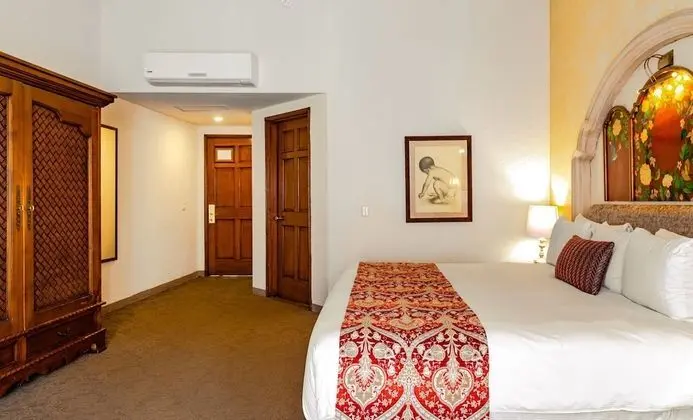 Master Suite King