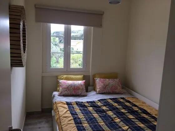 Comfort Apart Daire, 2 Yatak Odası, Küçük Mutfak, Bahçe Manzaralı