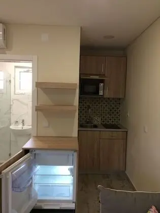 Comfort Apart Daire, 2 Yatak Odası, Küçük Mutfak, Bahçe Manzaralı