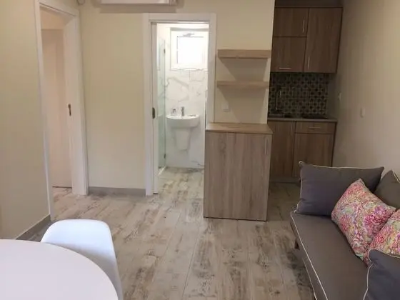 Comfort Apart Daire, 2 Yatak Odası, Küçük Mutfak, Bahçe Manzaralı