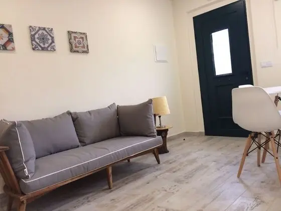 Comfort Apart Daire, 2 Yatak Odası, Küçük Mutfak, Bahçe Manzaralı