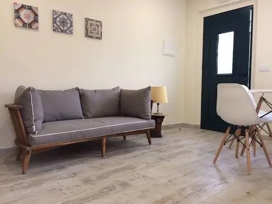 Comfort Apart Daire, 2 Yatak Odası, Küçük Mutfak, Bahçe Manzaralı