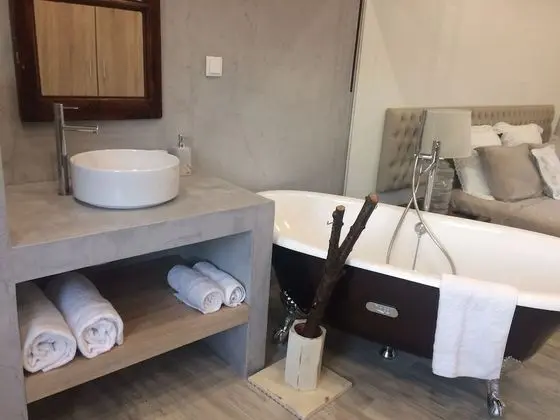Romantic Süit, Teras, Nehir Manzaralı