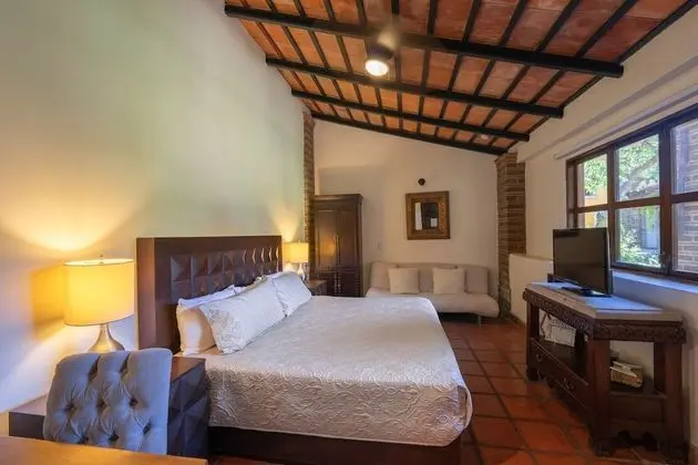 Standard Room with Garden View