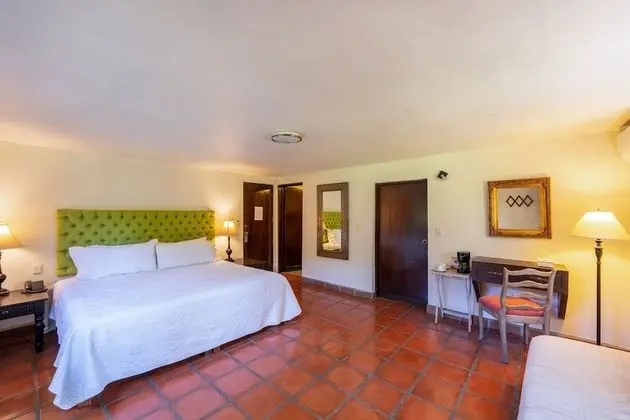 Standard Room with Garden View