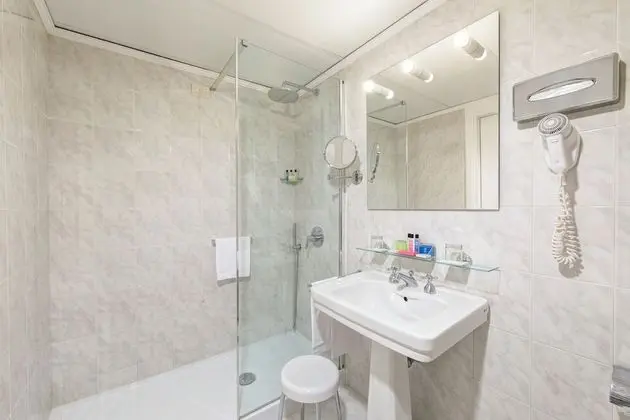 Standard Tek Büyük Yataklı Oda